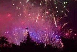重庆女孩放烟花爆料视频,璀璨瞬间引网友热议